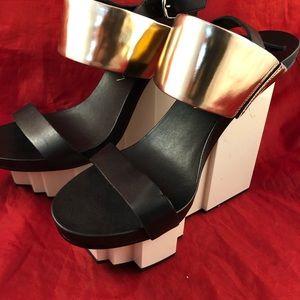 United nude ultra platform black white gold Sz 38